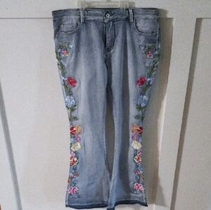 Floral Embroidered Women's Jeans